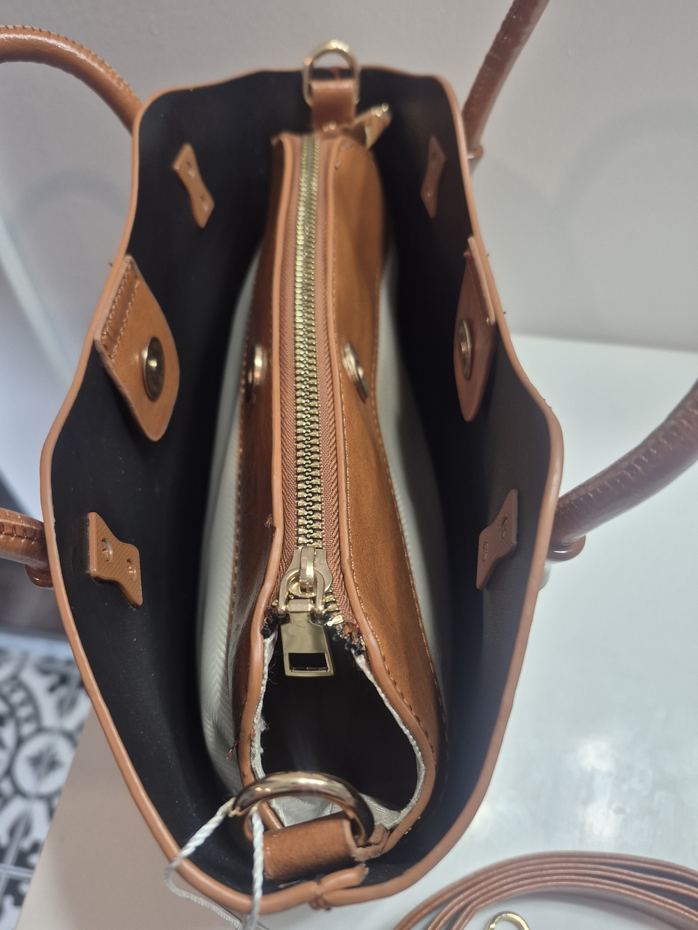 Ecosse UNQIUE Cognac Purse tote Satchel - Picture 3 of 7